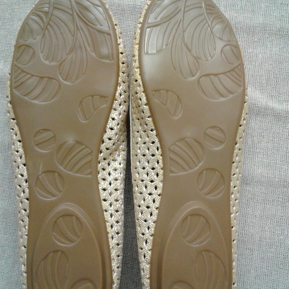 Women's TERRA Flat  shoes  Size 6  NWOT - Picture 7 of 8